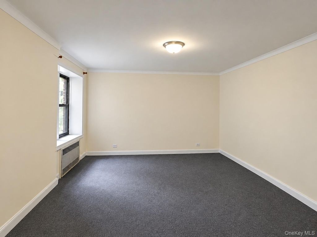 9205 Whitney Avenue 27, Elmhurst, NY 11373 — photo 3