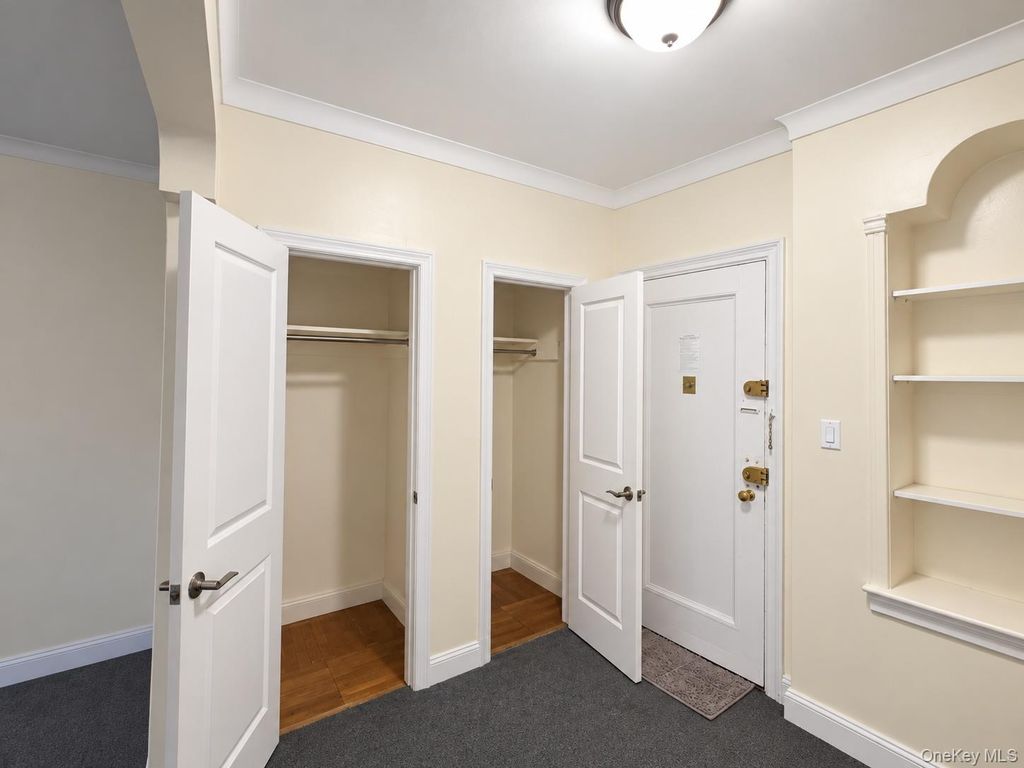 9205 Whitney Avenue 27, Elmhurst, NY 11373 — photo 5