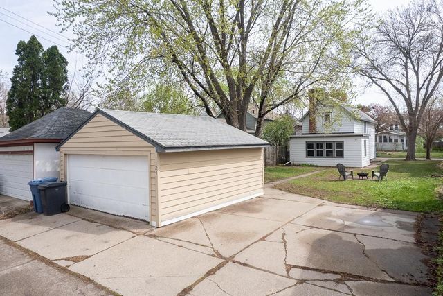 1124 5th Street NE, Minneapolis, MN 55413