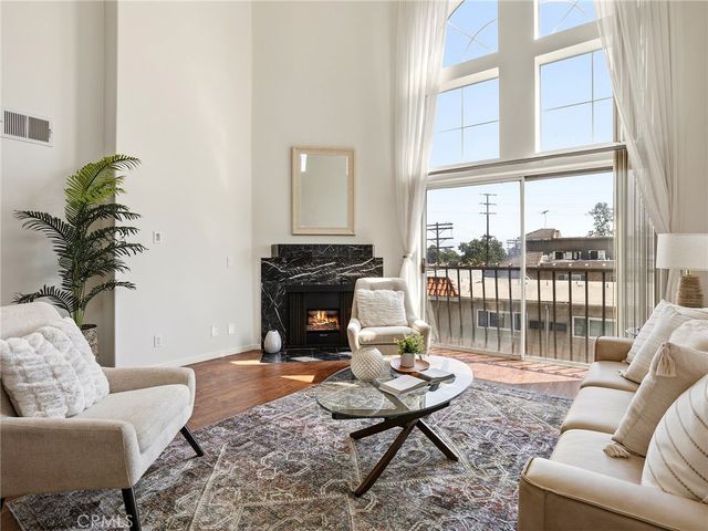 11044 Acama Street 302, Studio City, CA 91602