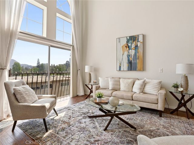 11044 Acama Street 302, Studio City, CA 91602