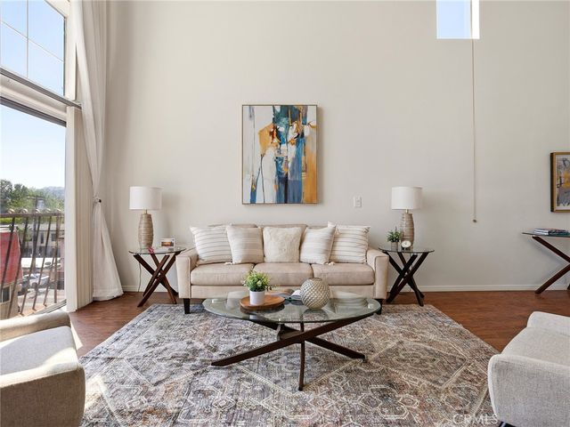 11044 Acama Street 302, Studio City, CA 91602