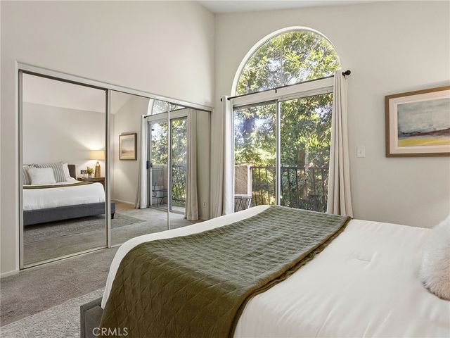 11044 Acama Street 302, Studio City, CA 91602