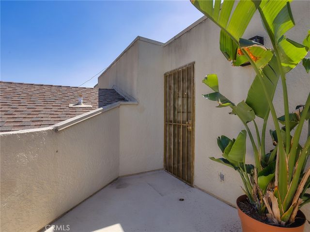 11044 Acama Street 302, Studio City, CA 91602