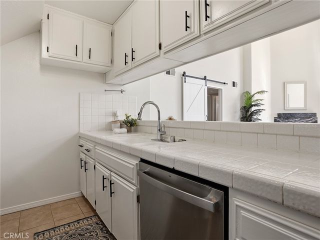11044 Acama Street 302, Studio City, CA 91602