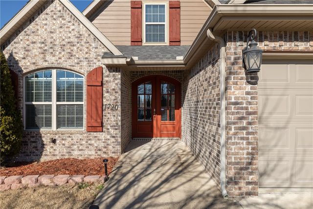 1720 Sweetbriar Way, Centerton, AR 72719