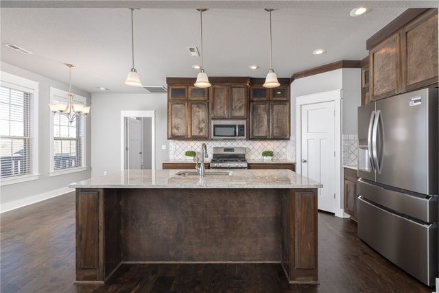 1720 Sweetbriar Way, Centerton, AR 72719