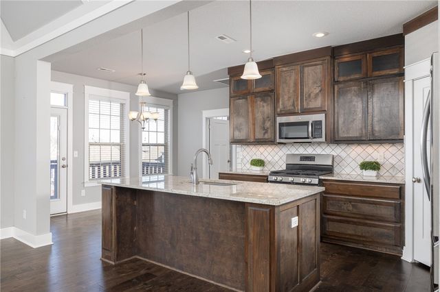 1720 Sweetbriar Way, Centerton, AR 72719