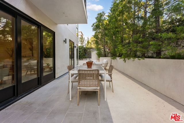 132 N Swall Drive 101, Los Angeles, CA 90048