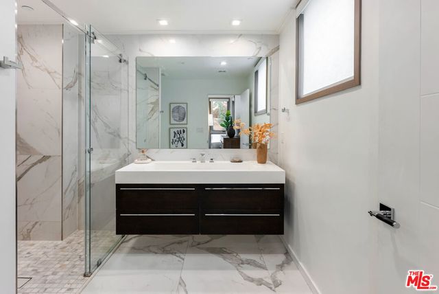 132 N Swall Drive 101, Los Angeles, CA 90048