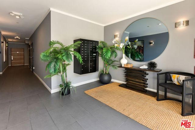 132 N Swall Drive 101, Los Angeles, CA 90048