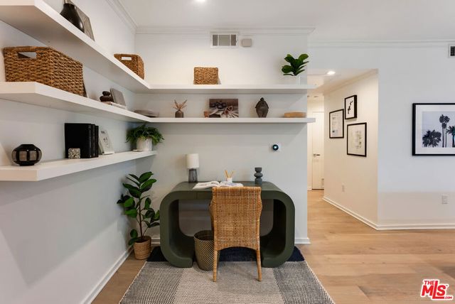 132 N Swall Drive 101, Los Angeles, CA 90048