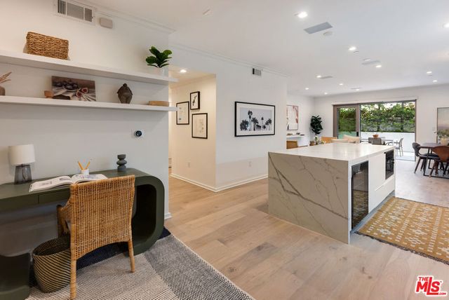 132 N Swall Drive 101, Los Angeles, CA 90048