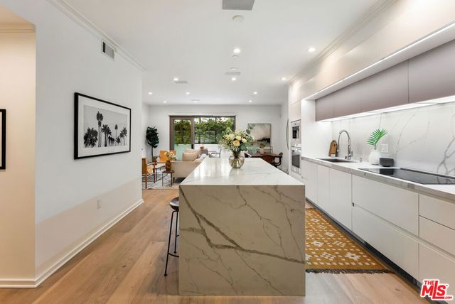 132 N Swall Drive 101, Los Angeles, CA 90048