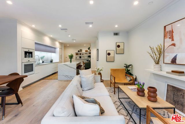 132 N Swall Drive 101, Los Angeles, CA 90048