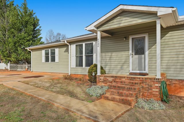 6404 Greenfield Drive, Spartanburg, SC 29303