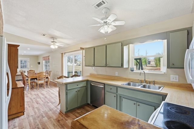 6404 Greenfield Drive, Spartanburg, SC 29303