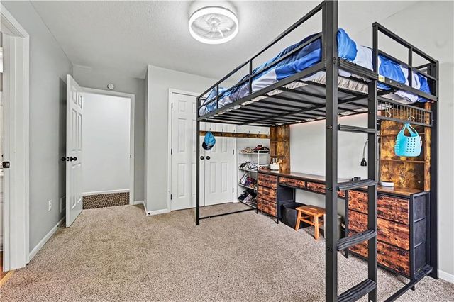 9009 N Kentucky Avenue, Kansas City, MO 64157