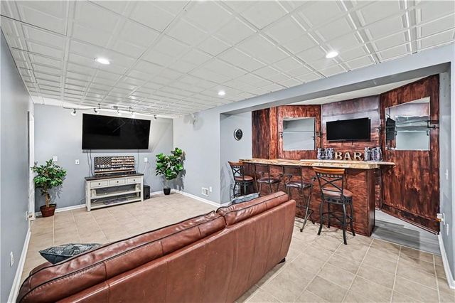 9009 N Kentucky Avenue, Kansas City, MO 64157