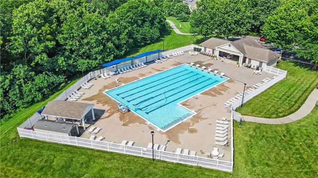 9009 N Kentucky Avenue, Kansas City, MO 64157