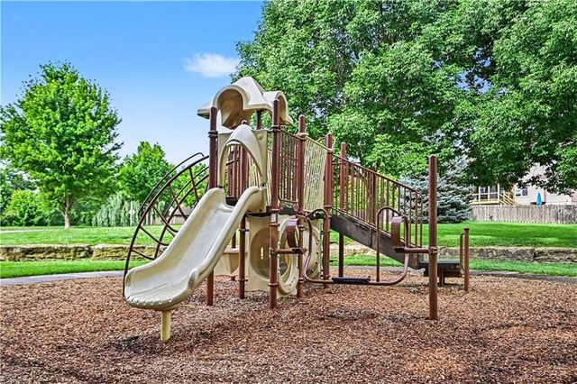 9009 N Kentucky Avenue, Kansas City, MO 64157