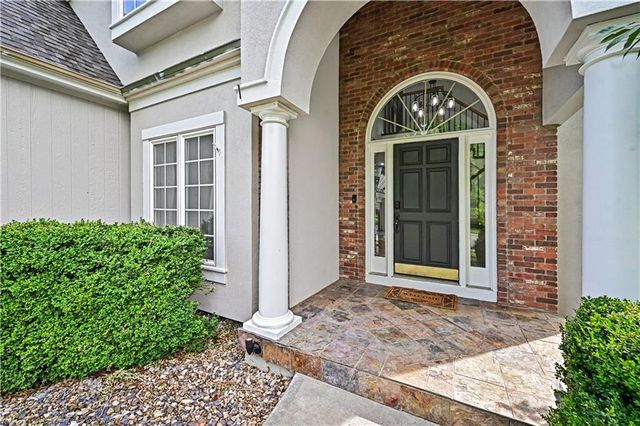 9009 N Kentucky Avenue, Kansas City, MO 64157