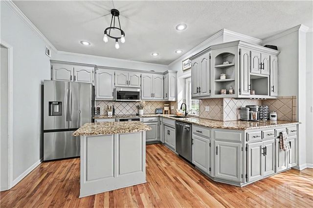 9009 N Kentucky Avenue, Kansas City, MO 64157