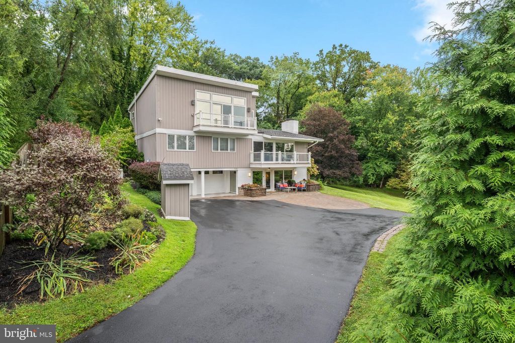 1242 COUNTY LINE RD, Wayne, PA 19087 — photo 4