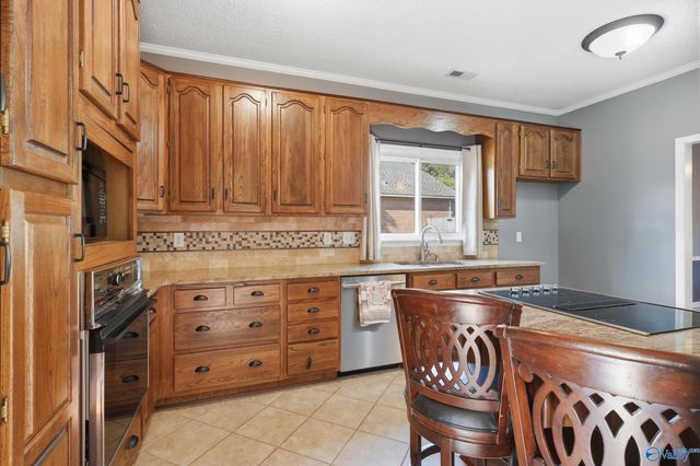 3308 Cedarhurst Drive SW, Decatur, AL 35603