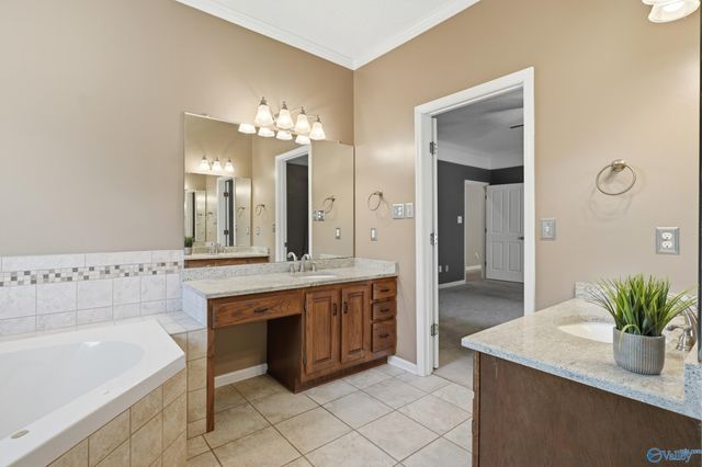 3308 Cedarhurst Drive SW, Decatur, AL 35603