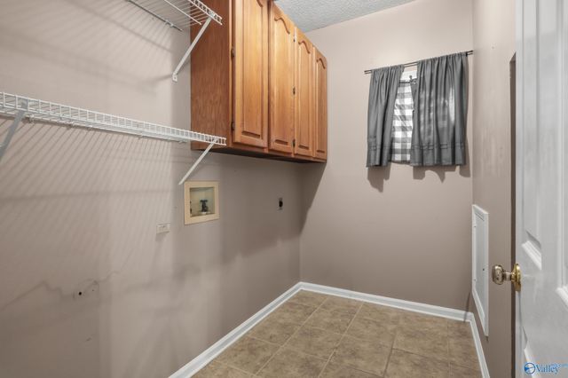 3308 Cedarhurst Drive SW, Decatur, AL 35603
