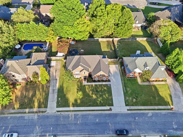 3308 Cedarhurst Drive SW, Decatur, AL 35603