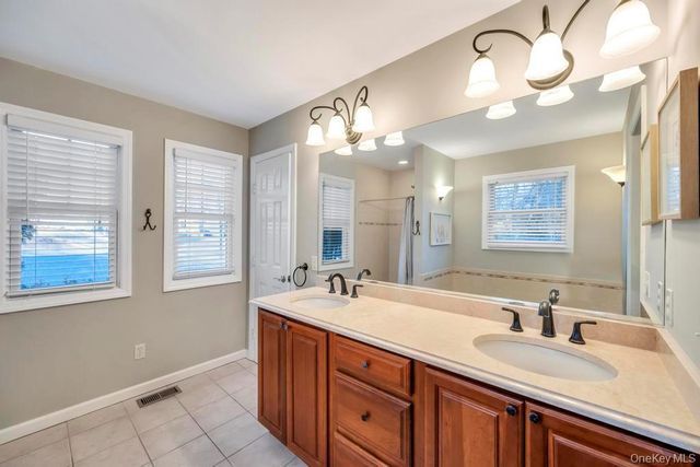 20 Tulip Court, Moriches, NY 11955