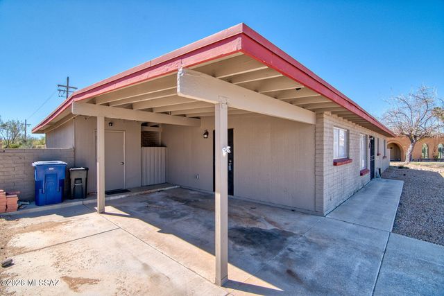 9006 E 8th Street, Tucson, AZ 85710