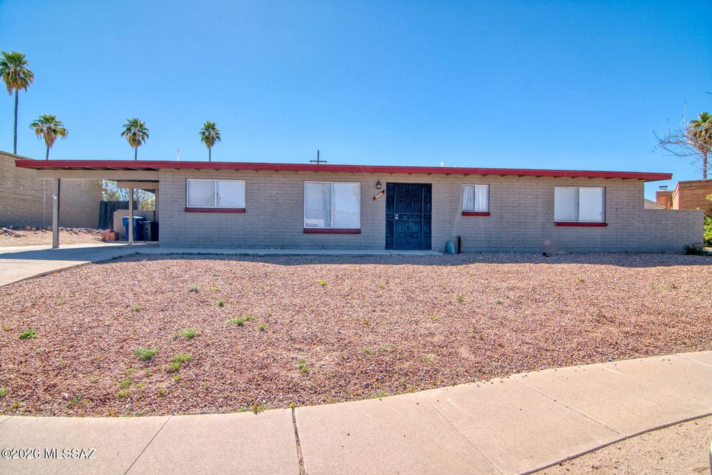 9006 E 8th Street, Tucson, AZ 85710