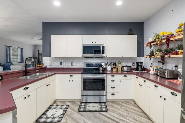 411 28TH STREET W, Palmetto, FL 34221