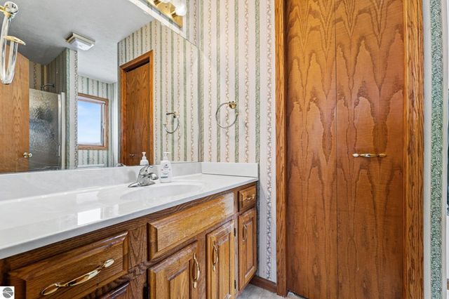 2643 Ra Wa Si, Traverse City, MI 49685