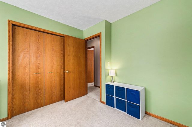 2643 Ra Wa Si, Traverse City, MI 49685