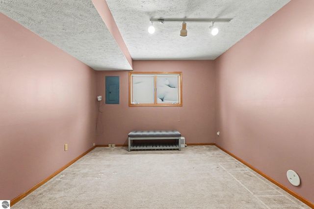 2643 Ra Wa Si, Traverse City, MI 49685