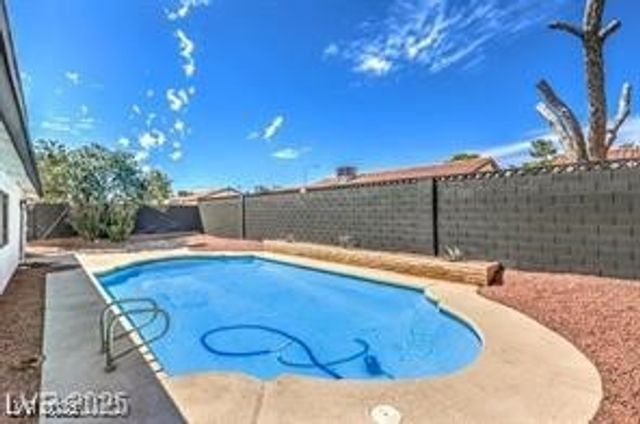 1700 Breezewood Drive, Las Vegas, NV 89108