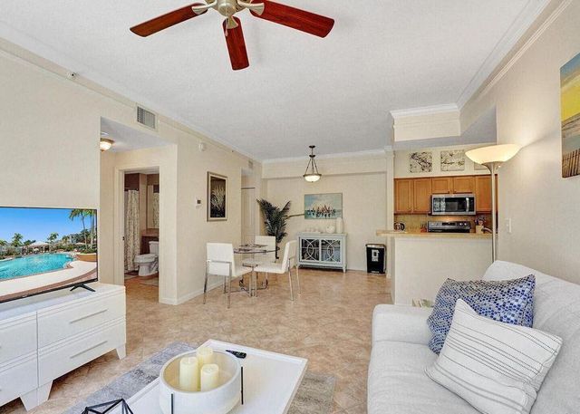 9857 Baywinds Drive 9302, West Palm Beach, FL 33411