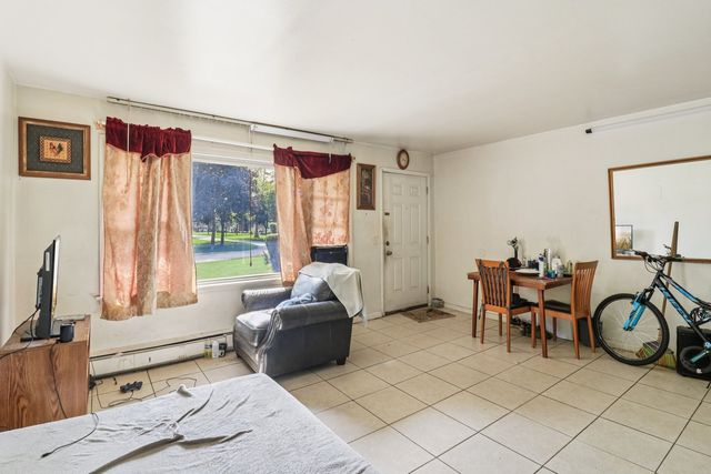 1107 E Algonquin Road 4, Arlington Heights, IL 60005