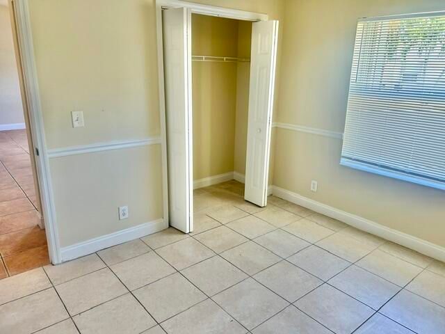 5447 Twin Oakes Road, Greenacres, FL 33463