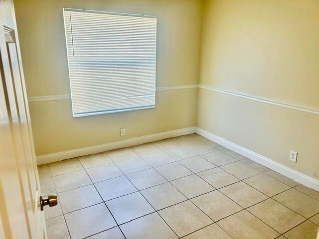 5447 Twin Oakes Road, Greenacres, FL 33463