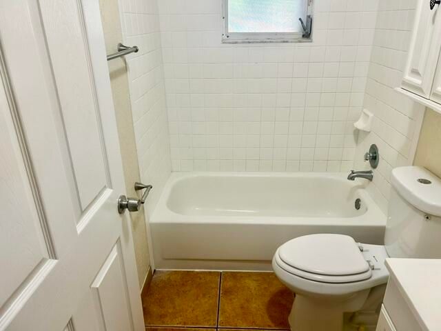 5447 Twin Oakes Road, Greenacres, FL 33463