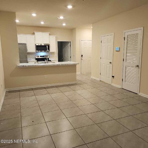 86624 SHORTLINE Circle, Yulee, FL 32097