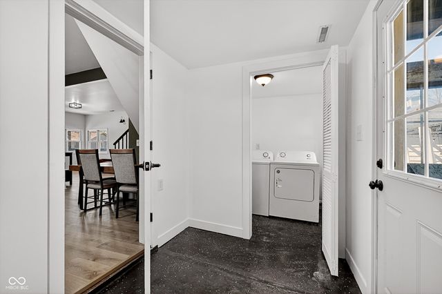 416 W 5th Street W, Greenfield, IN 46140