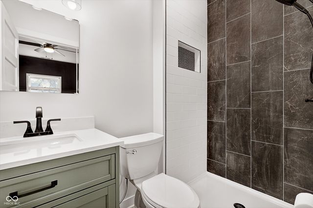 416 W 5th Street W, Greenfield, IN 46140