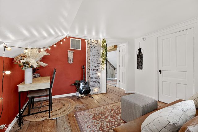 416 W 5th Street W, Greenfield, IN 46140