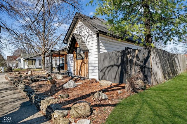 416 W 5th Street W, Greenfield, IN 46140